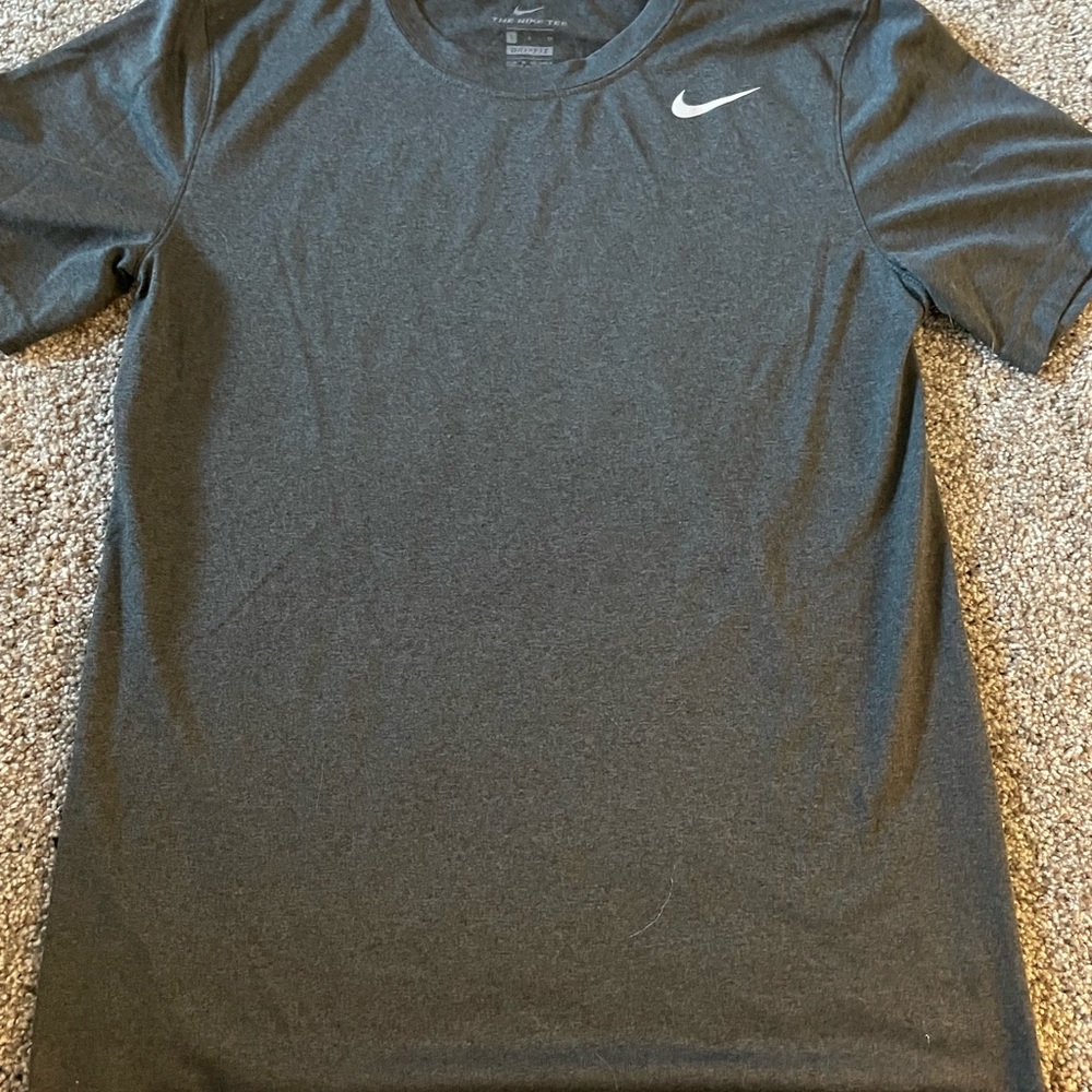 Mens Nike Dri Fit T-Shirt. Small